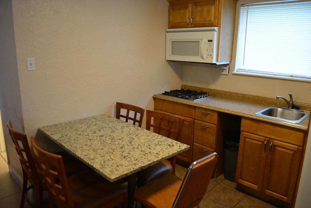 Royal Court Motel Wildwood Luaran gambar